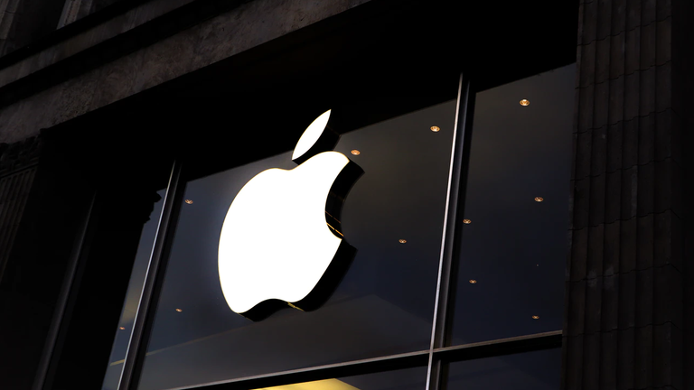Soldes : Les meilleures offres Apple, de l'iPhone 13 aux AirPods, tout y passe !