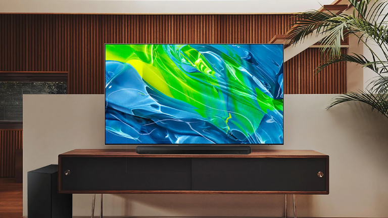 Samsung rembourse 1000€ sur sa meilleure TV OLED et vous offre une barre de son ! 