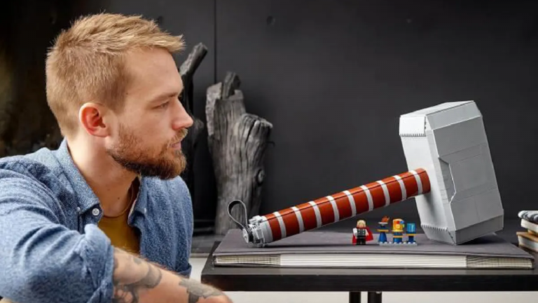 Soldes LEGO Marvel : Soulevez le marteau de Thor grâce à à une belle réduction !