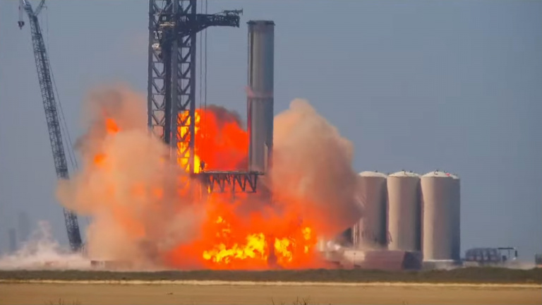 SpaceX : La fusée pour Mars explose pendant un test
