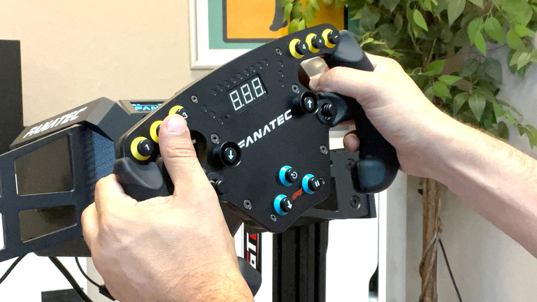 Test volant Fanatec F1 eSport V2 : Vitesse et réactivité sur PC et PS5