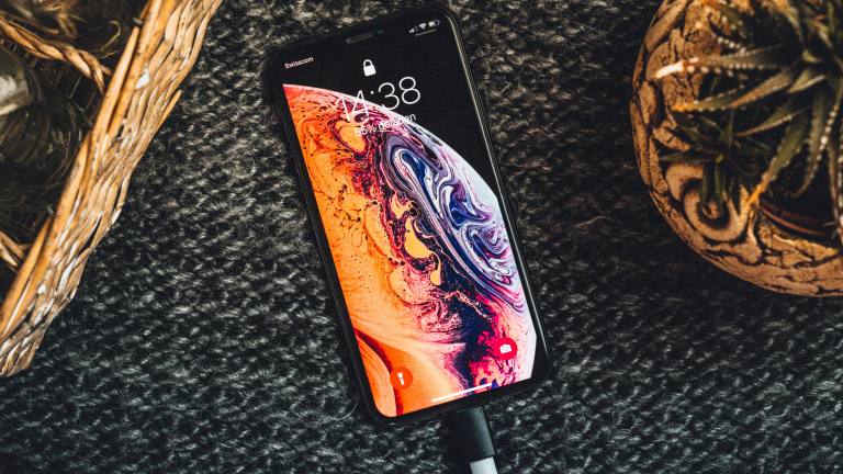 iPhone 14 : Apple repense la recharge de son futur smartphone