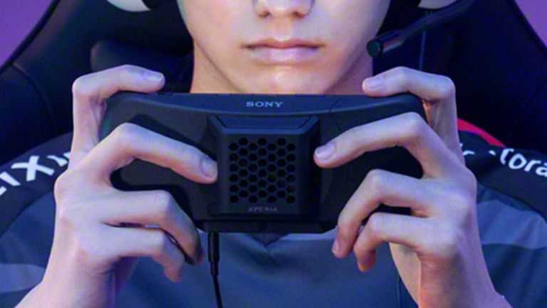 Sony n’a pas encore de PlayStation Phone, mais cet accessoire en donne l’illusion