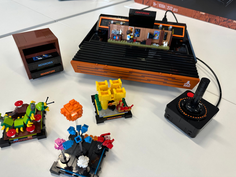 Test : J’ai passé 7 heures à monter l'Atari 2600 en LEGO, mon avis 