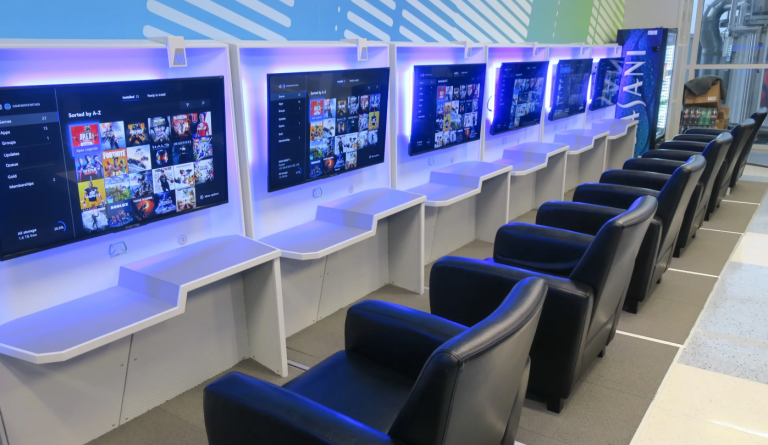 Si vous vous ennuyez en attendant votre avion, cet aéroport dispose d’une gaming room pour patienter