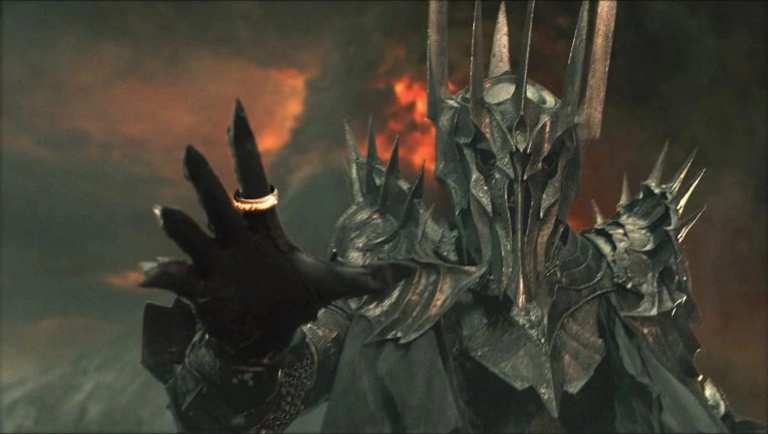 Le Seigneur des Anneaux : découvrez l’histoire de Sauron, méchant emblématique de J. R. R. Tolkien