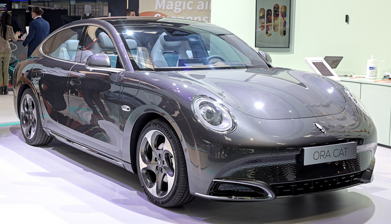Voiture électrique : à 30 000 euros vous avez une copie de Porsche Panamera, plus ou moins…