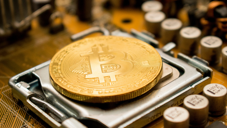 Bitcoin : un nouveau pays restreint les mineurs de cryptos. Est-ce la fin du minage de BTC ?