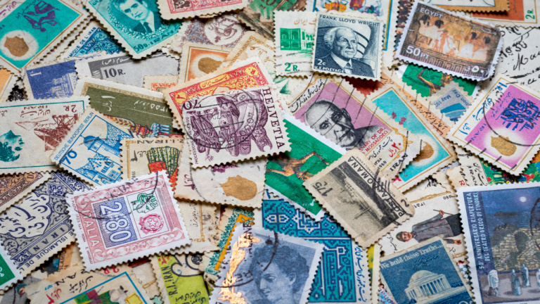 Les collectionneurs de timbres vont bientôt devoir se mettre aux NFT