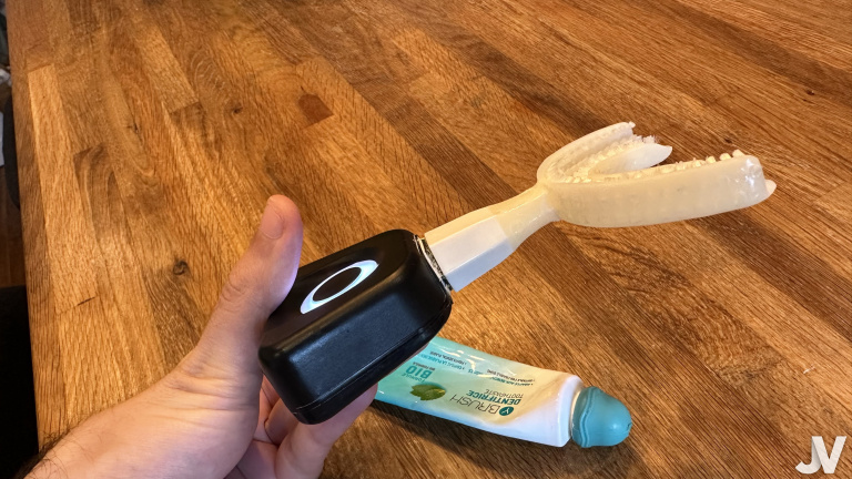 Je ne me brosse les dents que 10 secondes par jour grâce à cette innovation made in France, bilan après 1 mois