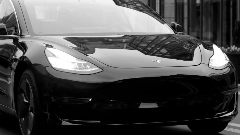 Tesla : le leader mondial de la voiture électrique fait face à un problème de plus en plus récurrent