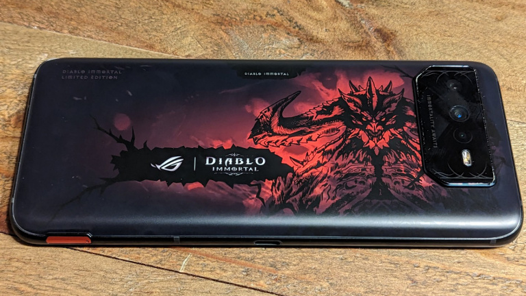 Asus ROG Phone 6 : Découvrez les éditions Batman et Diablo Immortal de ce smartphone gaming surpuissant