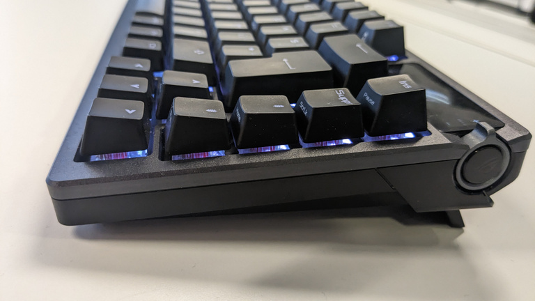 J'ai testé le petit clavier mécanique gamer Asus ROG, il est parfait, mais... 