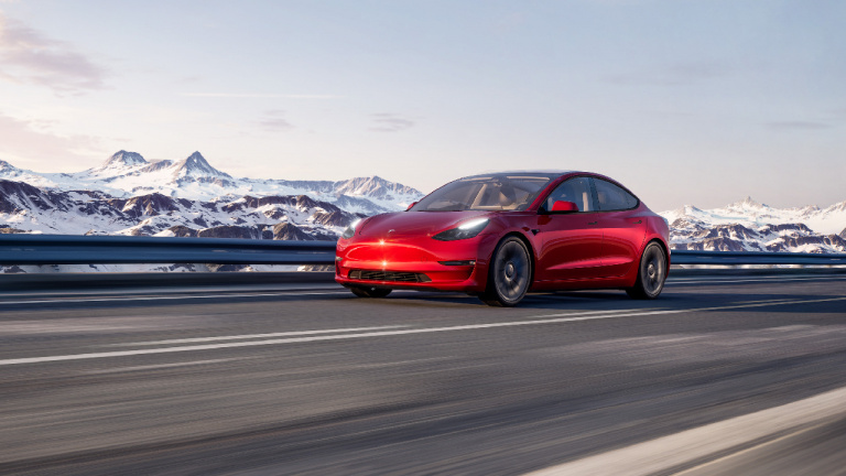 Tesla : avec la baisse des prix, comment se place la Model 3 face à la concurrence ?