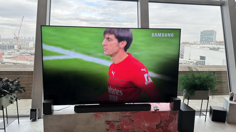 OLED et Mini-LED : j'ai vu en avant première les meilleures TV 4K Samsung de 2023, et une chose m'a choqué