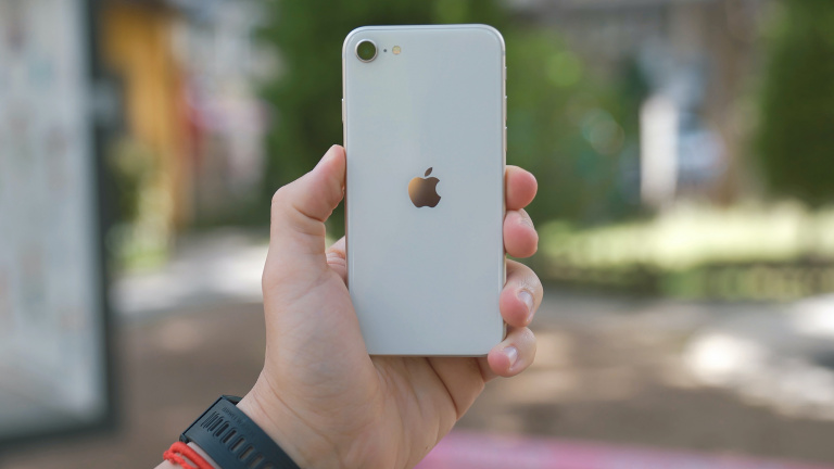 On sait enfin pourquoi Apple a laissé tomber cet iPhone mal aimé !