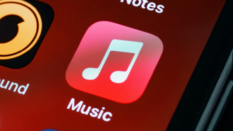 Apple : Apple Music et Apple TV bientôt inaccessibles si votre iPhone n'est pas à jour ? Tous les services en ligne concernés !