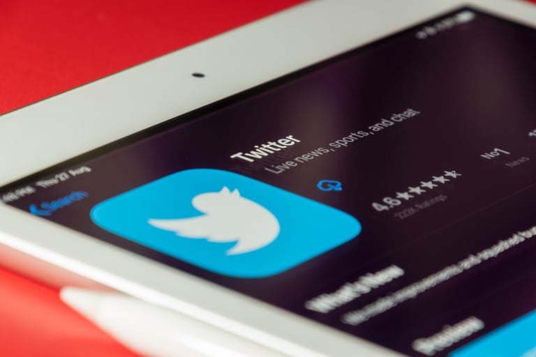 Pornographie : Twitter bientôt bloqué en France ? Les autorités menacent !