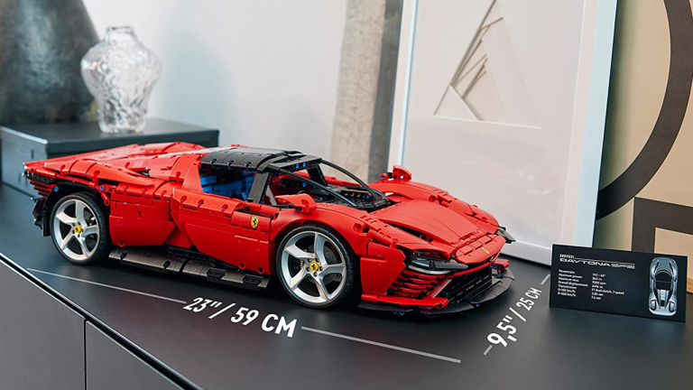 LEGO : à ce prix et en promotion, cette Ferrari Daytona ne pouvait être qu’en plastique... 