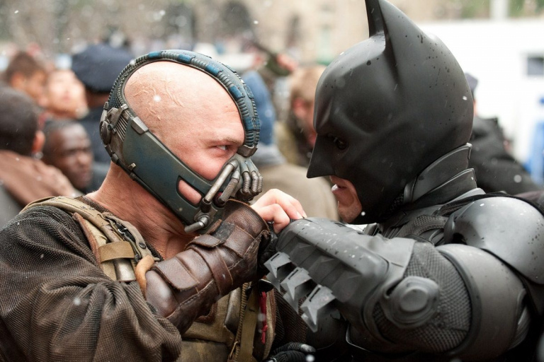 "Il avait atteint une impasse" : Christopher Nolan explique pourquoi son Batman est bien différent de celui de Tim Burton