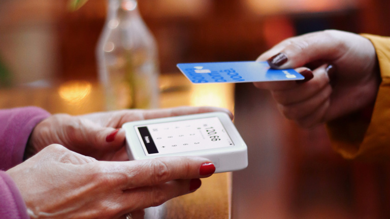 Carte bancaire : la distance du paiement sans contact via NFC va bientôt augmenter, on vous explique pourquoi c’est une bonne nouvelle