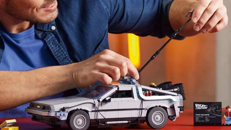 Soldes LEGO : -40€ sur la réplique LEGO de la DeLorean, la voiture de Doc et Marty McFly ! 