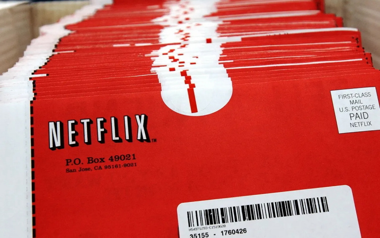 Pour se faire pardonner, Netflix propose à ses abonnés une surprise dans leur boîte aux lettres !