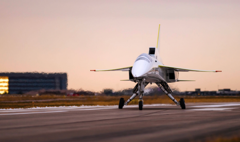 Boom vient de faire un grand pas en avant : le prototype de son avion supersonique XB-1 est prêt pour son premier essai en vol