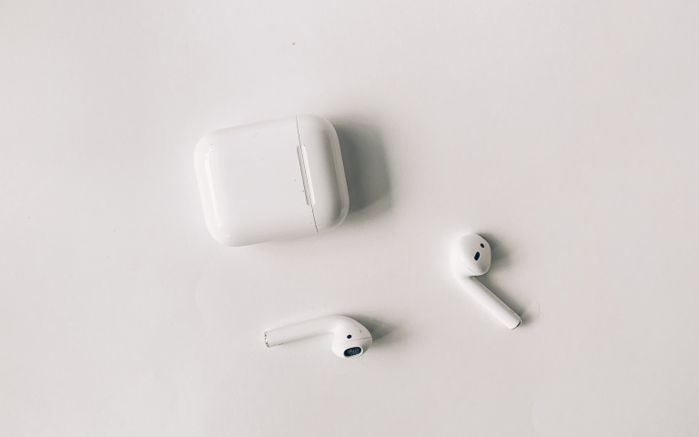 Les nouveaux écouteurs AirPods vont faire le même sacrifice que l’iPhone 15 et c’est pour votre bien !