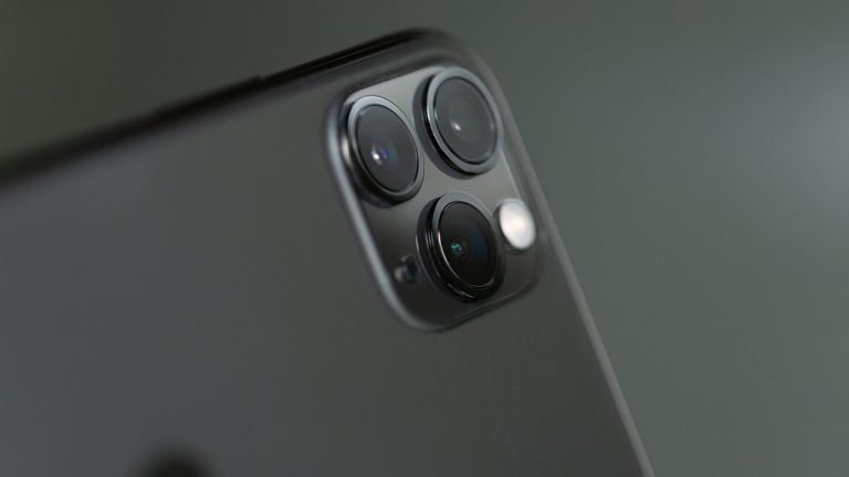 Apple travaillerait sur un nouvel iPhone inédit, adapté à son casque Vision Pro