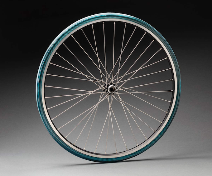 Ce pneu de vélo développé par la NASA est une révolution : il ne peut tout simplement pas crever !