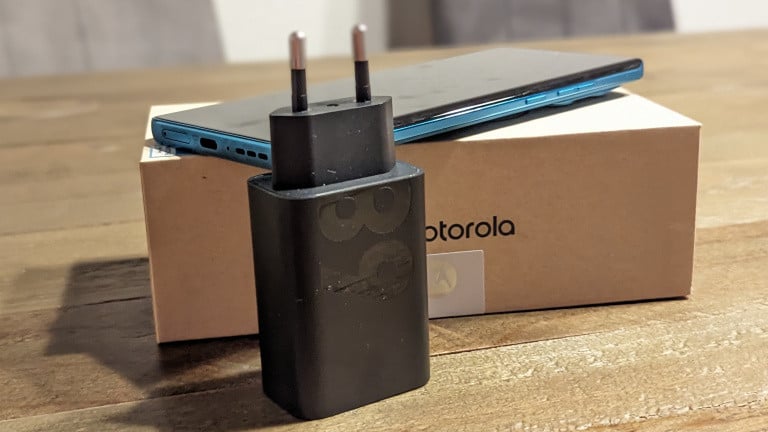Test Motorola Edge 40 Neo : un smartphone de milieu de gamme capable de détrôner les meilleurs ?