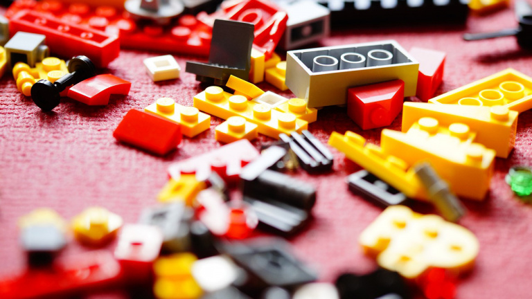 Lego a arrêté de fabriquer des jouets à partir de plastiques recyclés. Le problème : ils étaient encore plus polluants