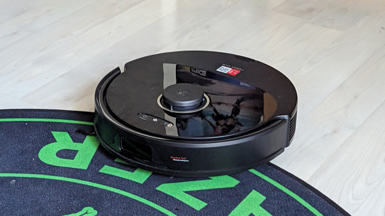 Test Roborock Q8 Max + : un aspirateur-robot laveur compact, mais est-il vraiment performant ?