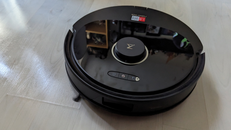 Test Roborock Q8 Max + : un aspirateur-robot laveur compact, mais est-il vraiment performant ?