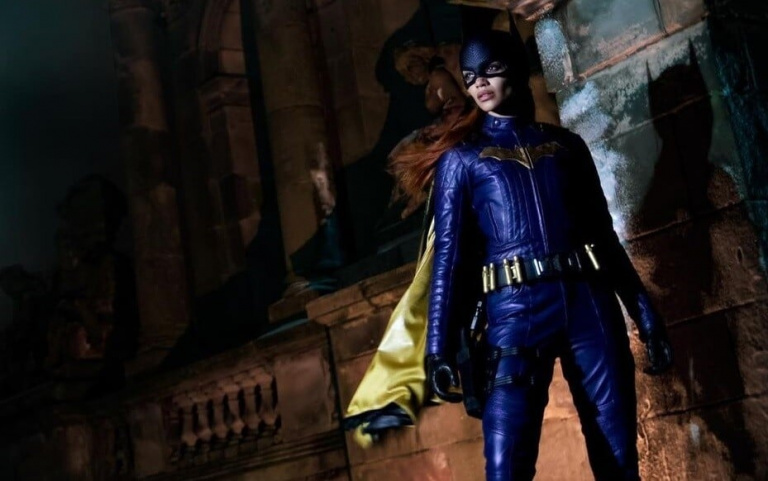Elle poursuit en justice Warner après son accident sur le tournage de ce film Batman qui ne sortira jamais !