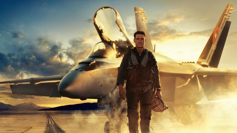 Un policier menace de spoiler Top Gun Maverick avec Tom Cruise, son ...