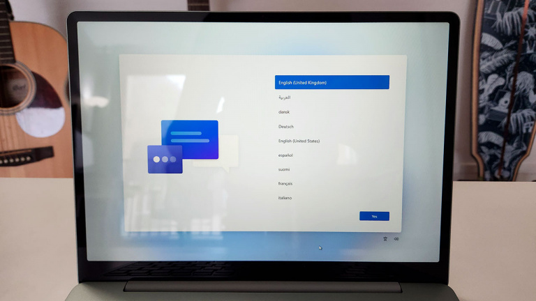 Je teste en détails le PC portable que votre entreprise devrait vous donner pour le télétravail : le Microsoft Surface Laptop Go 3. En trois mots ? Petit, mignon, et polyvalent