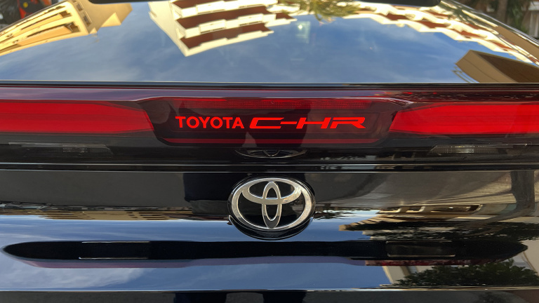 J’ai essayé le Toyota C-HR de seconde génération, peut-il réitérer le succès de son prédécesseur ? 