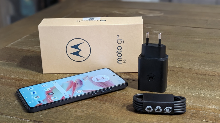 Test Motorola Moto g84 : un smartphone d’entrée de gamme qui sait faire d’excellents compromis !