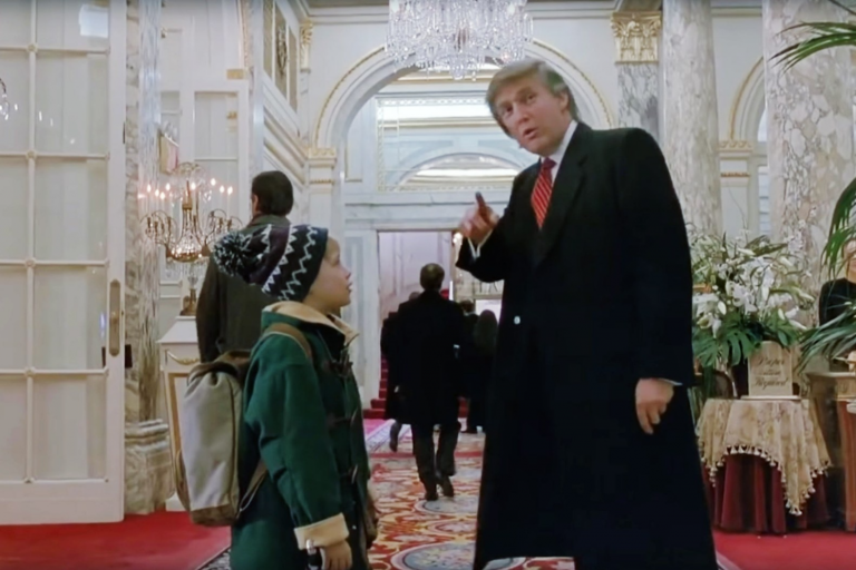 "J'étais génial dedans !", Donald Trump reparle de son apparition dans ce film ultra culte de Noël, non sans modestie...