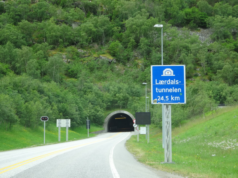 Tunnel de Lærdal : un prodigieux ouvrage d'ingénierie qui détient le titre du plus long tunnel routier au monde