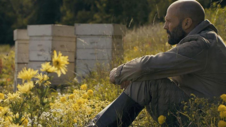 Jason Statham joue un apiculteur : il revient en 2024 dans ce film d'action après l'échec d'Expendables 4