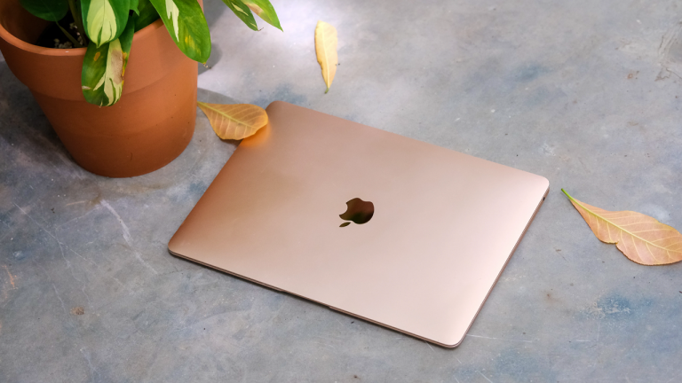 Apple : payer une somme à 3 chiffres pour un bon MacBook neuf sur un site  de confiance, c'est rare mais les Soldes font des miracles 