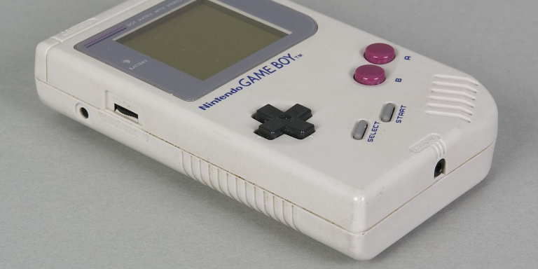 Un lecteur de cartouches Game Boy pour ordinateur
