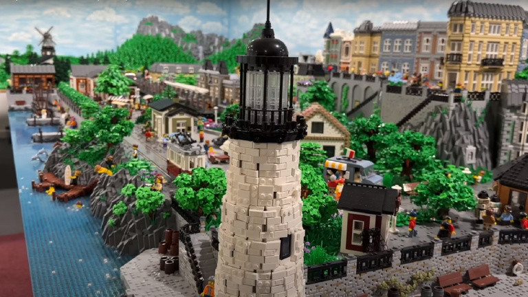 Il construit une ville entière en Lego et obtient 10 millions de vues sur   
