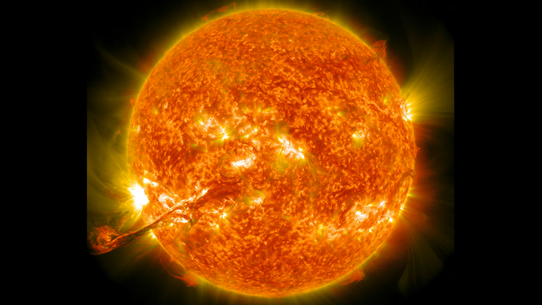 Les pôles magnétiques du Soleil sont sur le point de s'inverser. Et ce qui inquiète les experts, c’est ce qui peut arriver juste avant