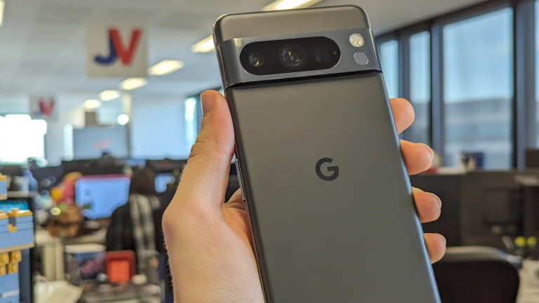« Google dans toute sa splendeur » : 6 mois après leur sortie, les utilisateurs de Pixel 8 et 8 Pro réagissent à la nouvelle fonctionnalité ajoutée par Google à leur smartphone