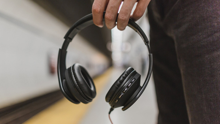 Vous écoutez de la musique depuis votre smartphone ? Voici quatre astuces pour améliorer la qualité du son !