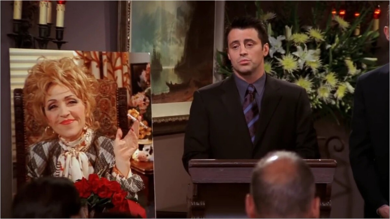 Après 30 ans, les fans de Friends se sont enfin rendus compte que cette actrice joue 2 rôles différents